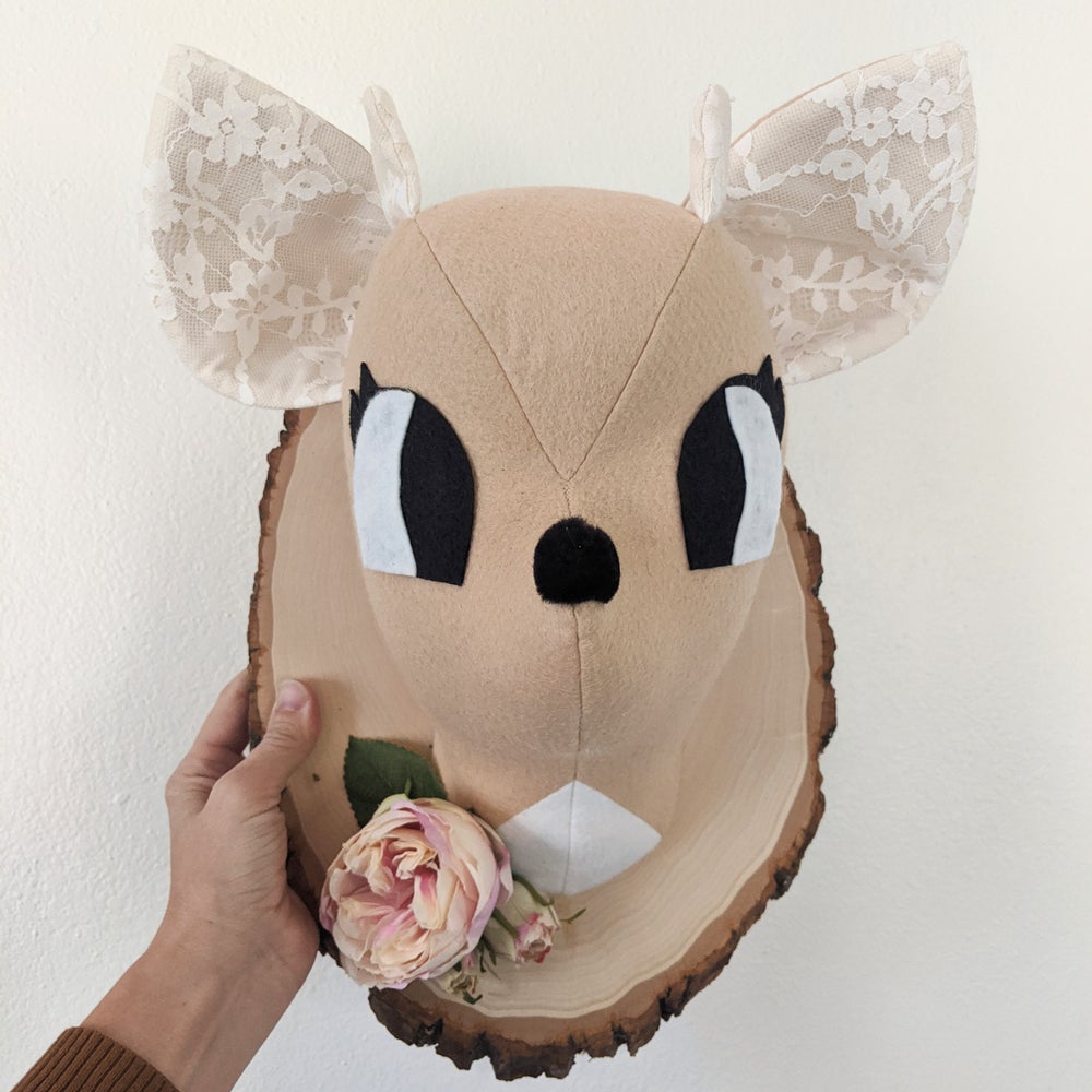 Jumbo Deer Head + Flowers